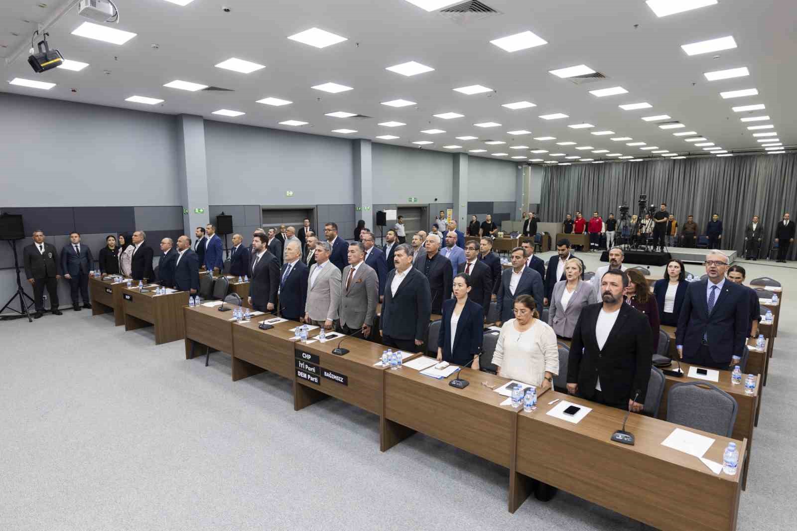 MERSİN BÜYÜKŞEHİR BELEDİYE MECLİSİ’NİN 2026 YILI EKİM AYI OLAĞAN TOPLANTISI 1. BİRLEŞİMİ, MECLİS 2. BAŞKAN VEKİLİ HASAN ÖZALP ÖNAL BAŞKANLIĞINDA GERÇEKLEŞTİRİLDİ.