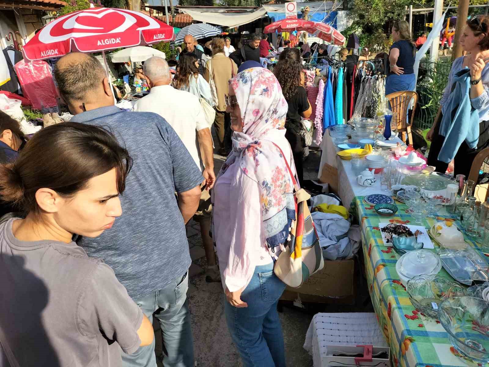 KÖYCEĞİZ’DE EKİM AYININ SON PAZAR GÜNÜ İKİNCİ EL PAZARI KURULDU
