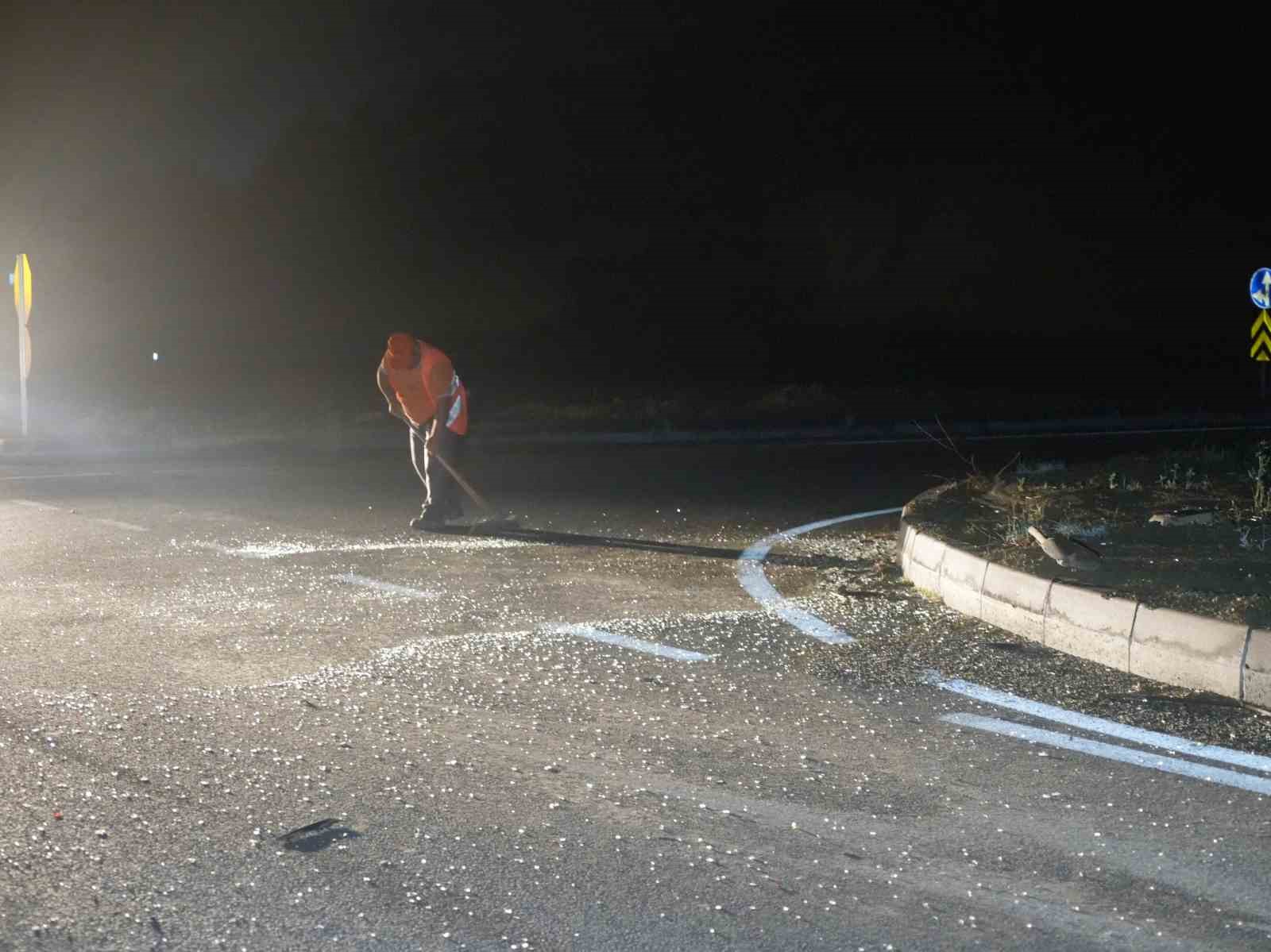 KASTAMONU’NUN TAŞKÖPRÜ İLÇESİNDE TIR İLE OTOMOBİLİN ÇARPIŞTIĞI KAZADA SÜRÜCÜ CİHAN ERGÜN İLE YANINDA BULUNAN EŞİ SEYHAN ERGÜN HAYATINI KAYBETTİ.