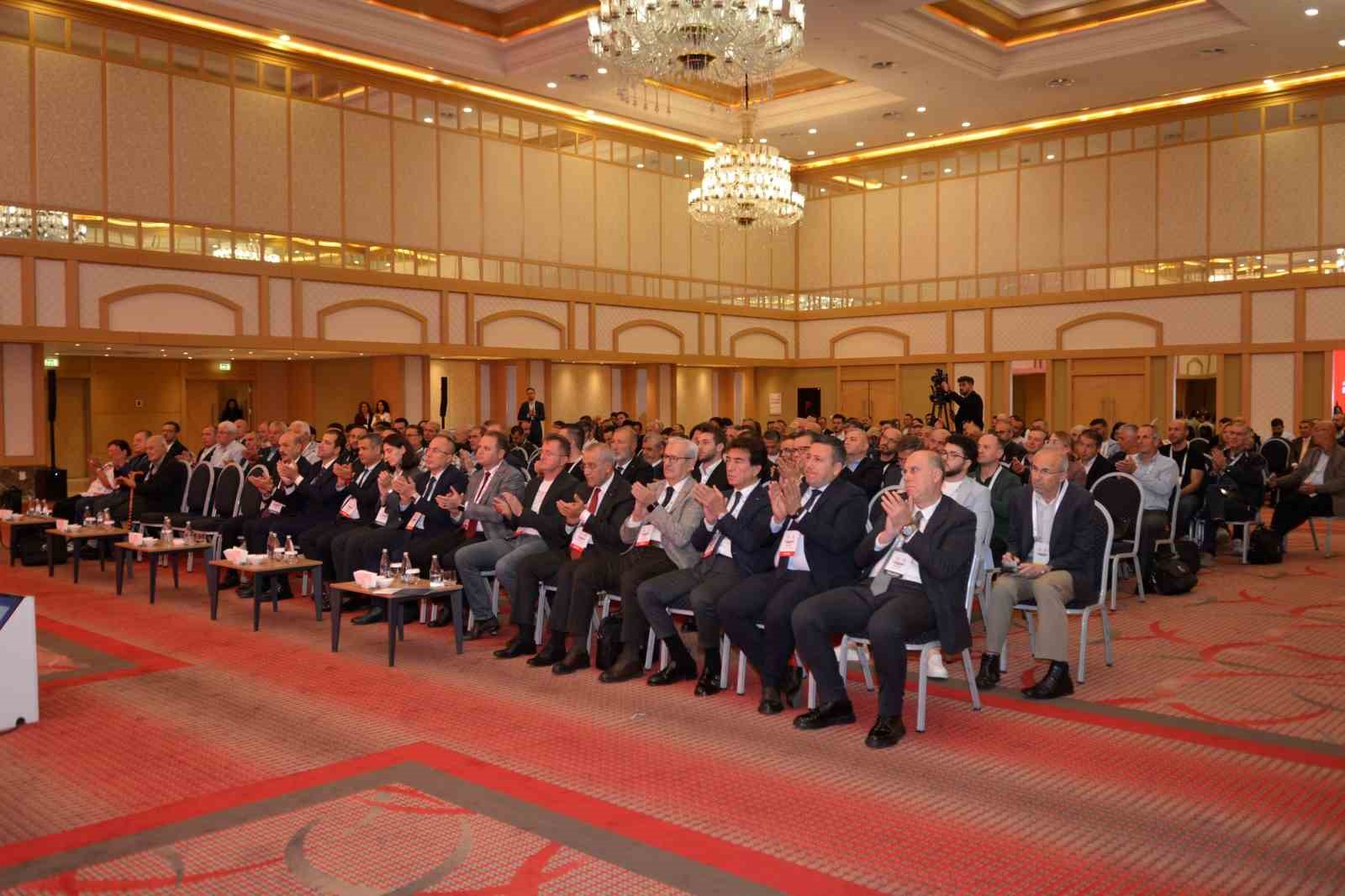 TÜRKİYE BİSİKLET FEDERASYONU YÖNETİMİ, MALİ KURULDA DELEGELERİN OYLARIYLA GÜVEN TAZELEDİ.