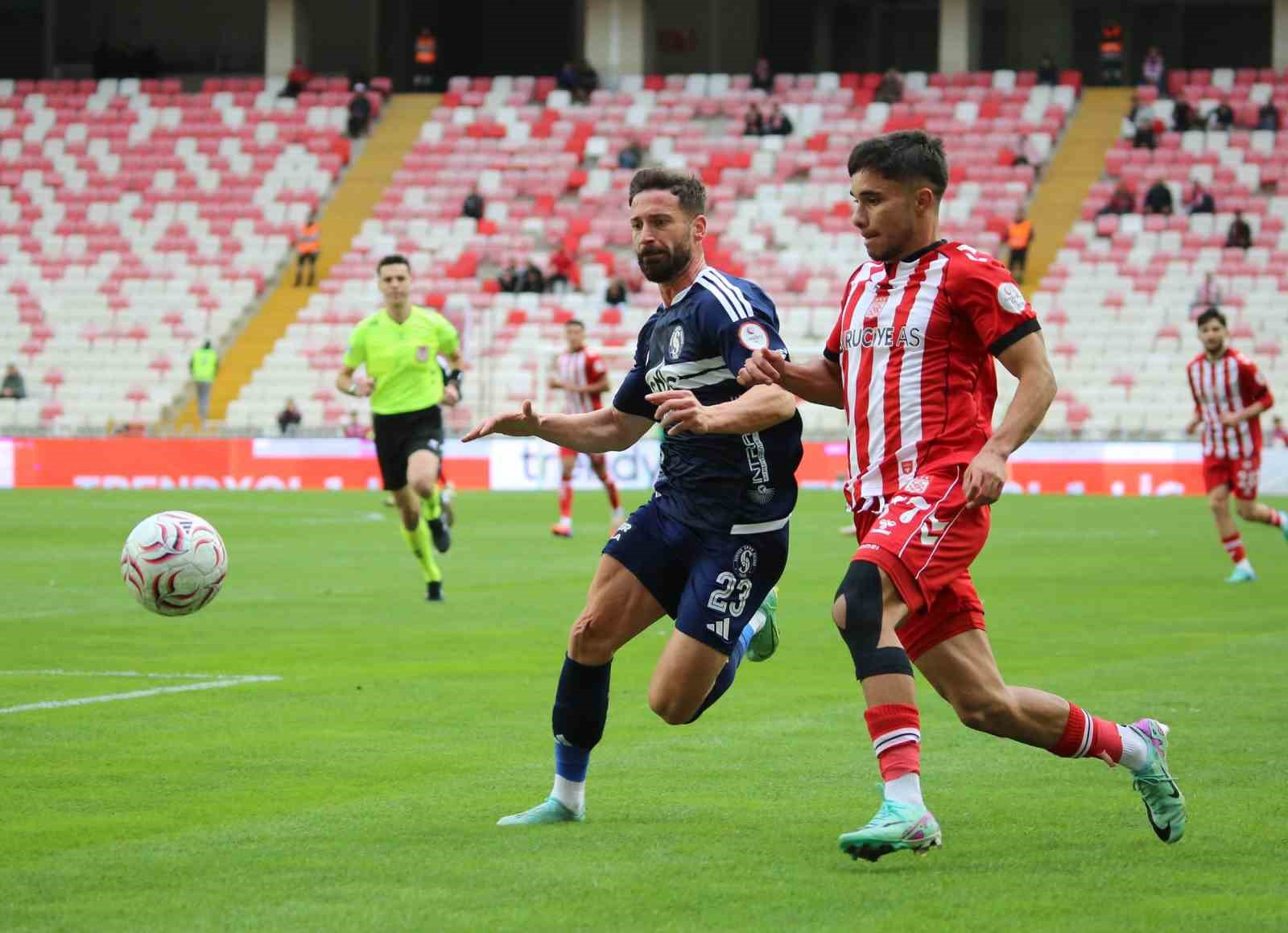 TRENDYOL 1. LİG'İN 11. HAFTASINDA SİVASSPOR, EVİNDE KARŞILAŞTIĞI SARIYER İLE 1-1 BERABERE KALDI.