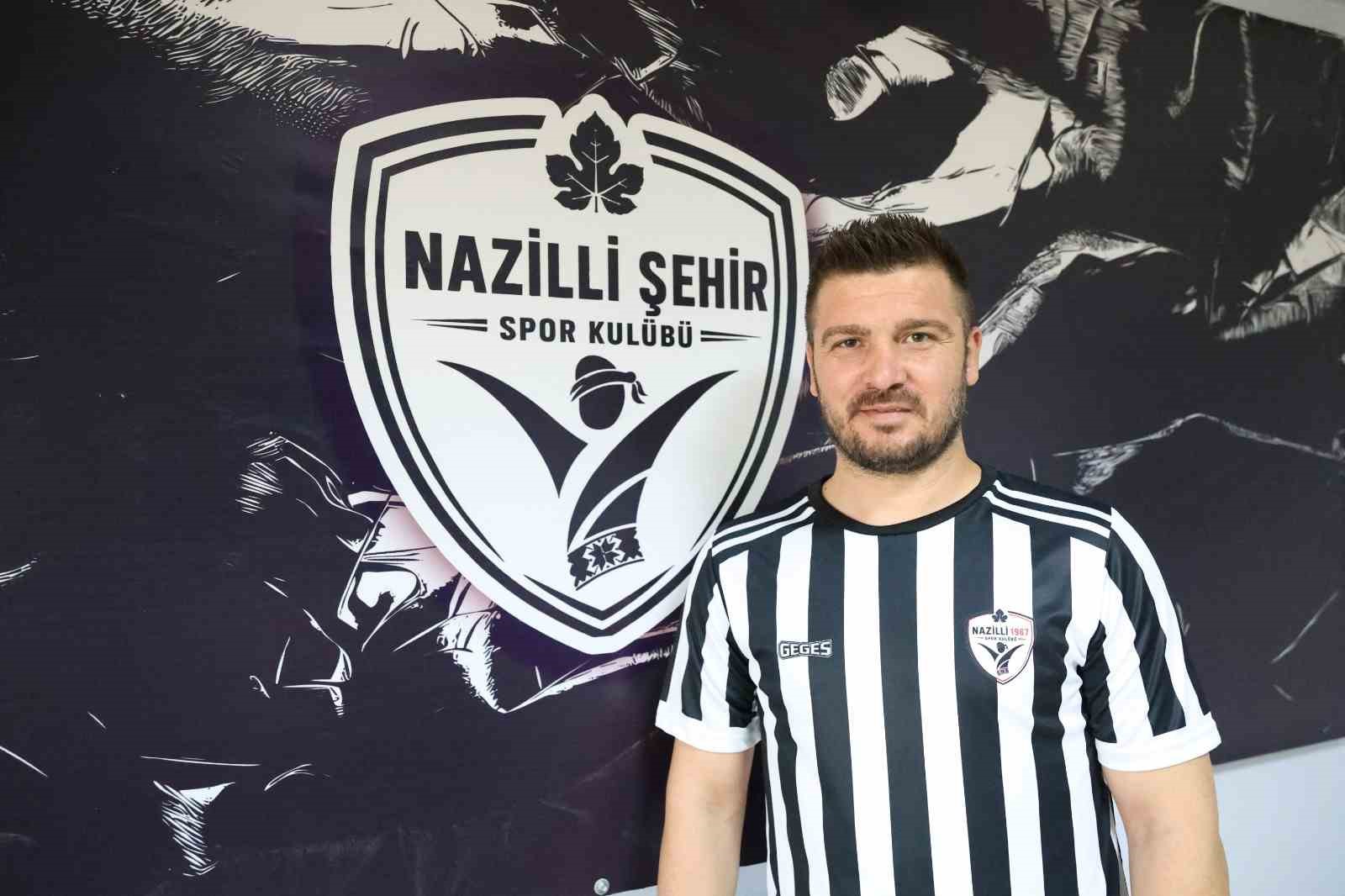 SÜPER AMATÖR LİG TEMSİLCİSİ NAZİLLİ ŞEHİR SPOR KULÜBÜ, YENİ SEZON ÖNCESİ TRANSFER ÇALIŞMALARINA BAŞLADI. SİYAH-BEYAZLI EKİP, İLK TAKVİYESİNİ DENEYİMLİ FUTBOLCU MEHMET ERSAVAŞ İLE YAPTI. NAZİLLİSPOR ALTYAPISINDAN YETİŞEN ERSAVAŞ, YENİDEN NAZİLLİ FUTBOLUNA DÖNDÜ.