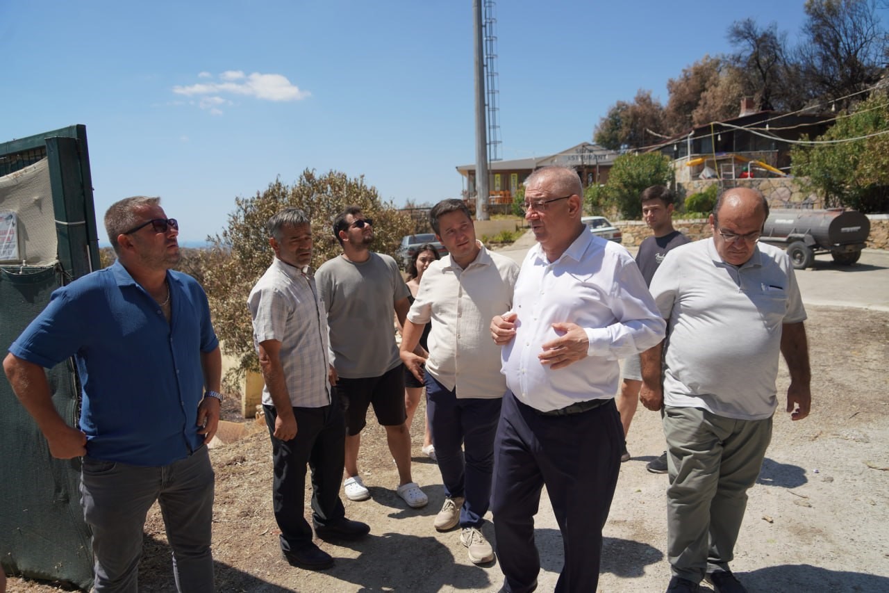 EDREMİT’İN KADIKÖY MAHALLESİ’NDE ORMAN YANGININDA ZARAR GÖREN, TARİHİ VE MANEVİ AÇIDAN ÖNEMLİ ŞIP ŞIP DEDE TÜRBESİ, EDREMİT BELEDİYESİ TARAFINDAN BAKIM, ONARIM VE ÇEVRE DÜZENLEMESİ YAPILACAK.