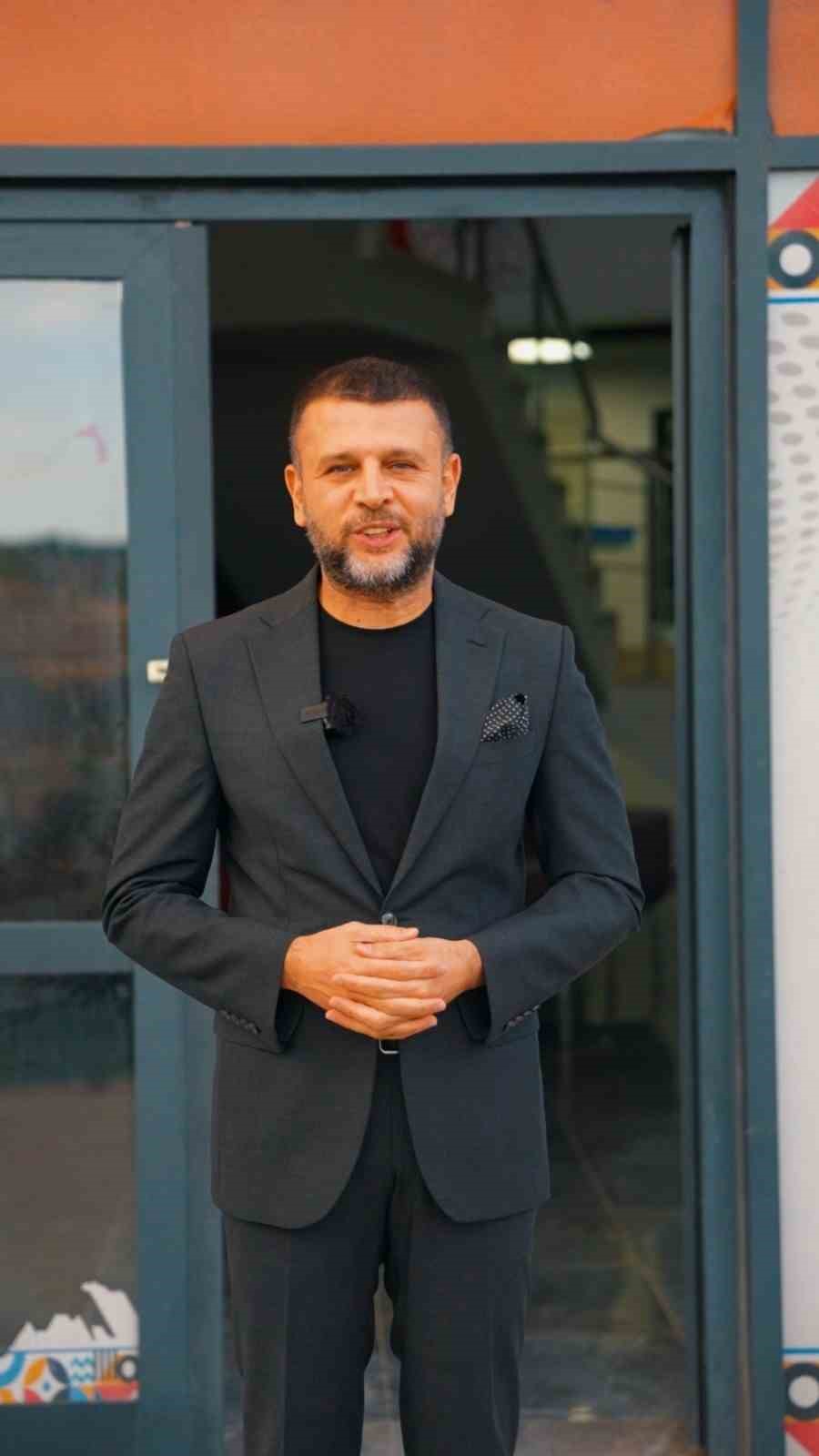 ĞİL BELEDİYE BAŞKANI FIRAT SEYDAOĞLU, GELECEĞİN TEMİNATI GENÇLERİN HER ZAMAN YANINDA OLMAYA, EĞİTİMLERİNE VE HAYALLERİNE DESTEK VERMEYE DEVAM EDECEKLERİNİ SÖYLEDİ.