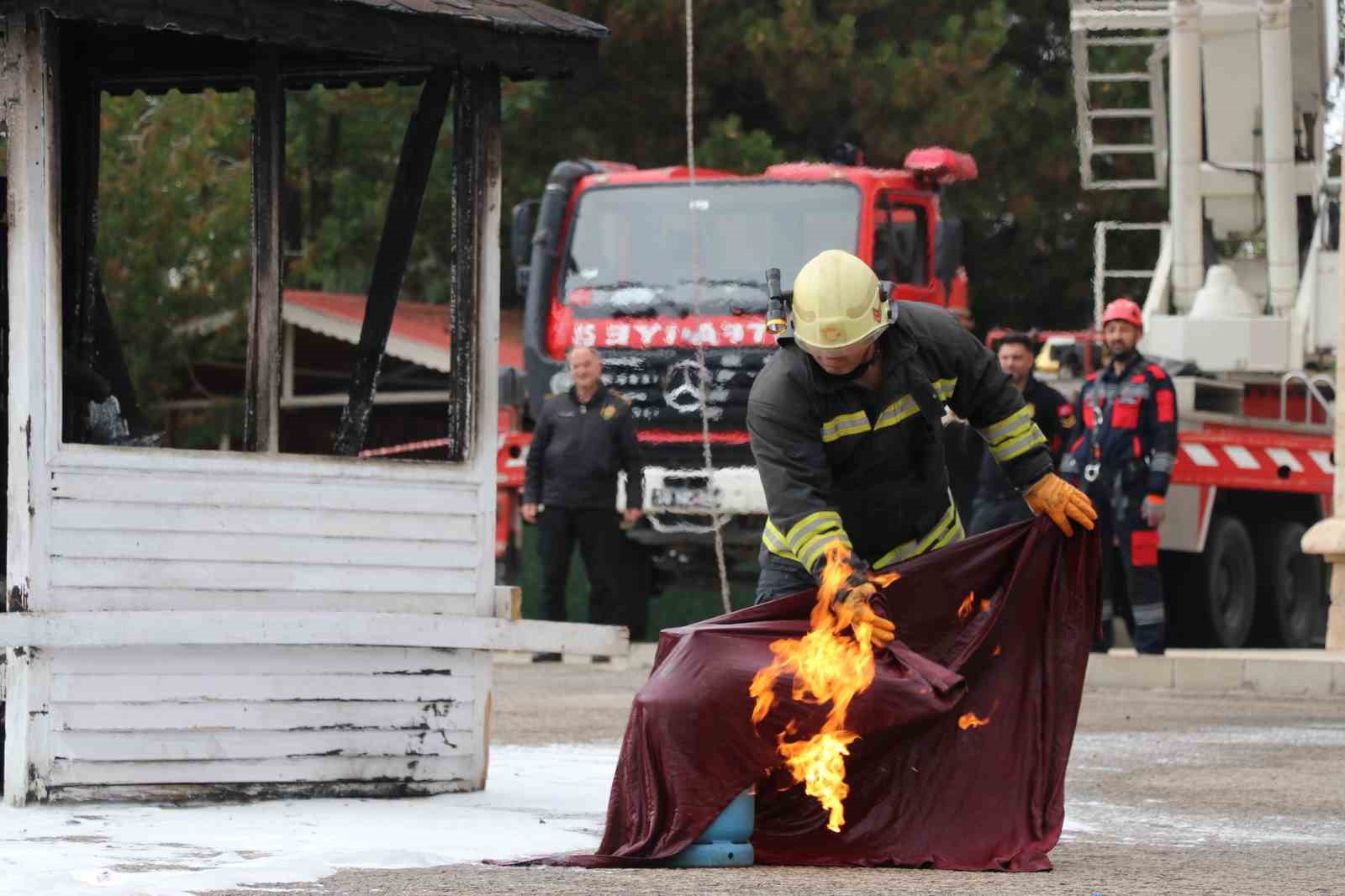 YAĞ VE TÜP YANGINI KONUSUNDA ÖĞRENCİLER UYARILDI.