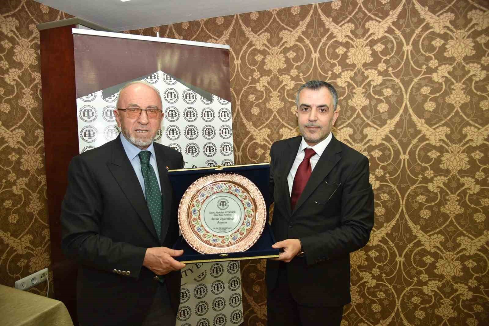 ELAZIĞ TİCARET BORSASI YÖNETİM KURULU BAŞKANI MEHMET ALİ DUMANDAĞ, ADALET BAKAN YARDIMCISI ABDULLAH AYDOĞDU VE İL PROTOKOLÜNÜ AĞIRLADI