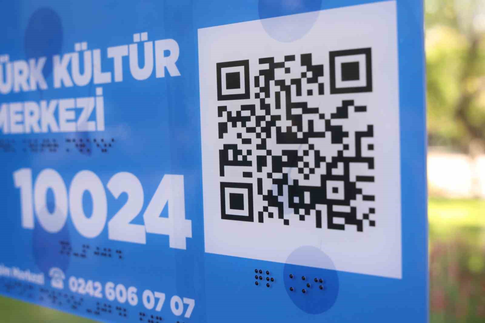 OTOBÜS DURAKLARINDAKİ QR KODLU LEVHALAR SAYESİNDE GÖRME ENGELLİ VATANDAŞLAR KONUM, DURAK VE OTOBÜS GÜZERGÂH BİLGİLERİNE ANINDA ULAŞABİLECEK.