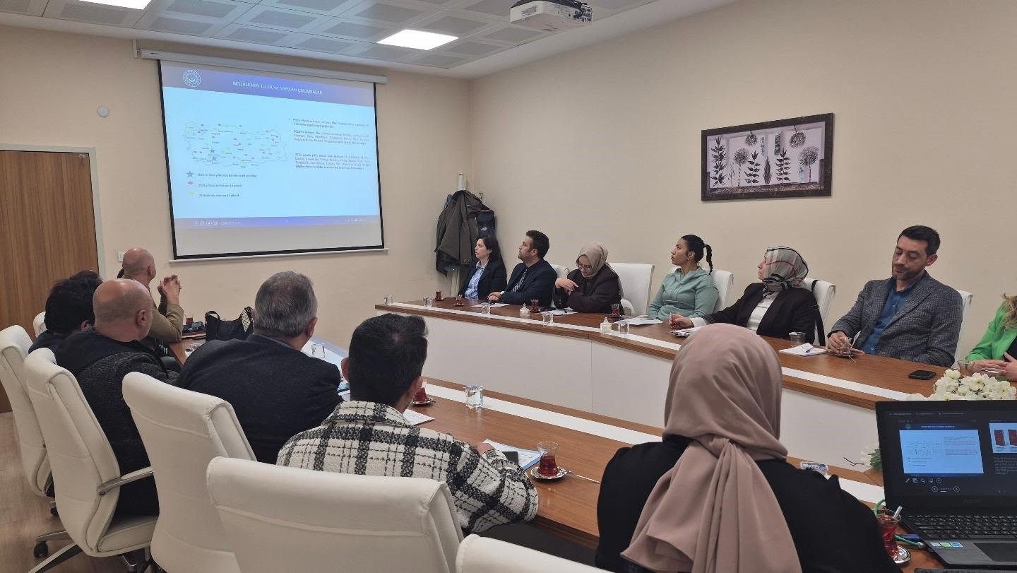 KÜTAHYA’DA OTİZM PROJESİ İÇİN KURUMLARA BİLGİLENDİRME TOPLANTISI