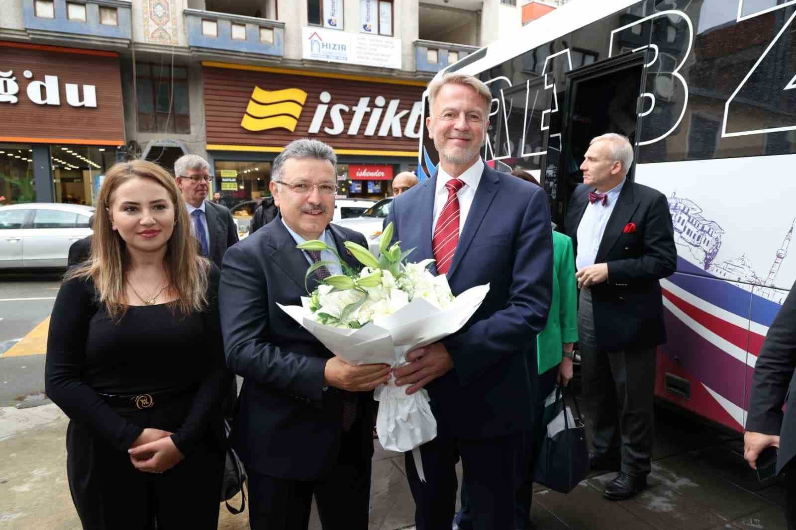 TRABZON BÜYÜKŞEHİR BELEDİYE BAŞKANI AHMET METİN GENÇ, AB ÜYESİ ÜLKELERİN BÜYÜKELÇİLERİNİ MİSAFİR ETTİ