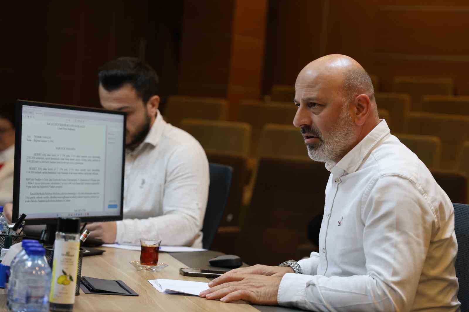 KOCAELİ BÜYÜKŞEHİR BELEDİYESİ HAFTALIK ENCÜMEN TOPLANTISINDA; ULAŞIM, ÇEVRE VE TÜKETİCİ HAKLARINA YÖNELİK İHLALLER KARARA BAĞLANDI.