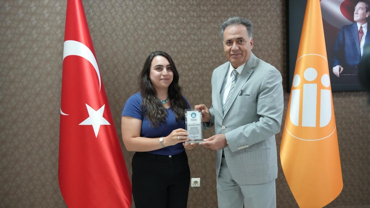 REKTÖR AKPOLAT, TIP FAKÜLTESİ ÖĞRETİM ÜYELERİYLE BİR ARAYA GELDİ