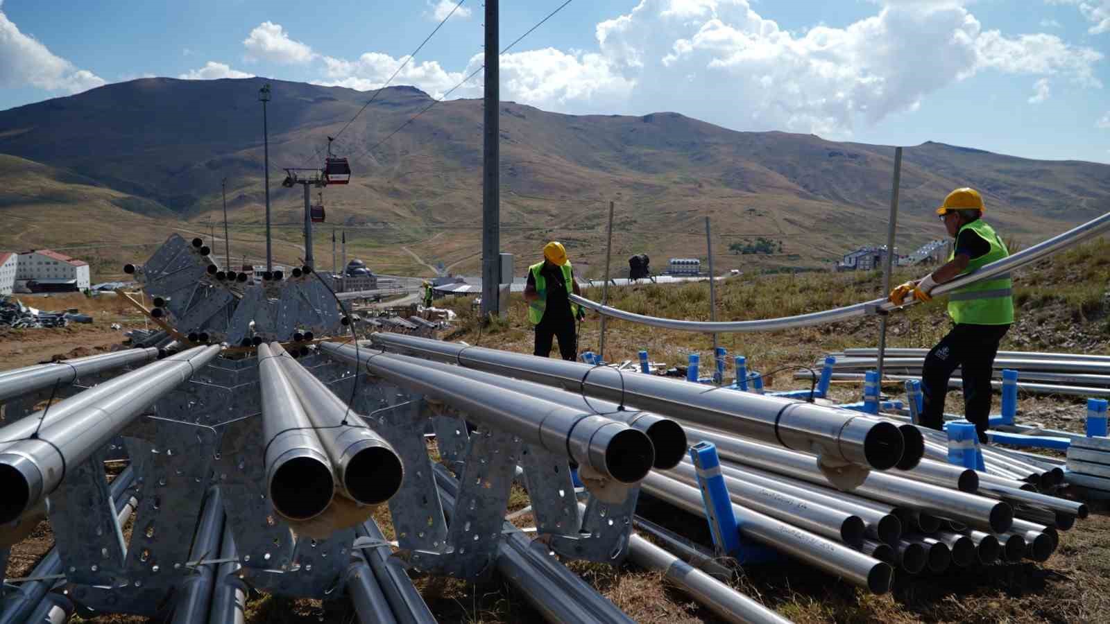 KAYSERİ BÜYÜKŞEHİR BELEDİYESİ’NİN ERCİYES KAYAK MERKEZİ’Nİ DÖRT MEVSİM TURİZMİN GÜÇLÜ MERKEZLERİNDEN BİRİ HALİNE GETİRME VİZYONU İSTİKAMETİNDE HAYATA GEÇİRİLEN DAĞ KIZAĞI PROJESİNDE ÇALIŞMALAR BAŞLADI.
