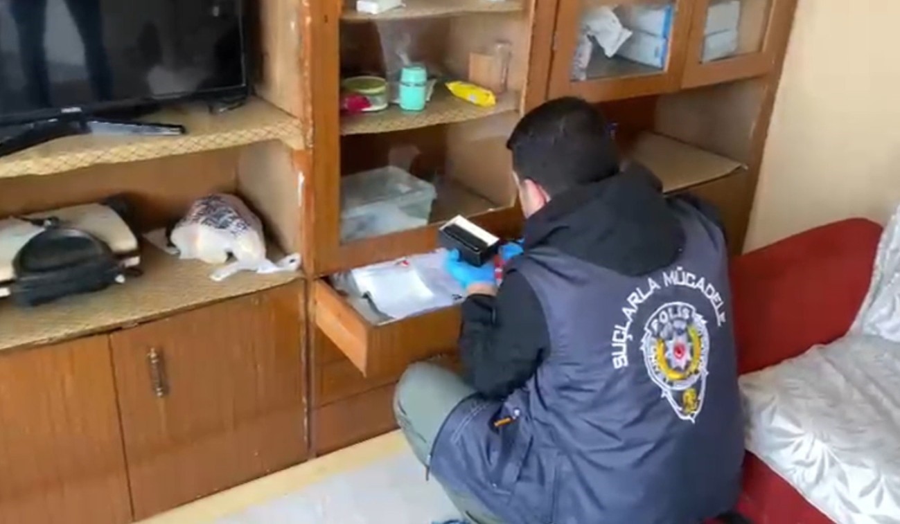 KASTAMONU İL EMNİYET MÜDÜRLÜĞÜ EKİPLERİNCE 4 İLÇEDE GERÇEKLEŞTİRİLEN OPERASYONLARDA MÜSTEHCEN İÇERİKLER SATIN ALDIĞI TESPİT EDİLEN 5 ŞÜPHELİ ŞAHIS GÖZALTINA ALINDI.