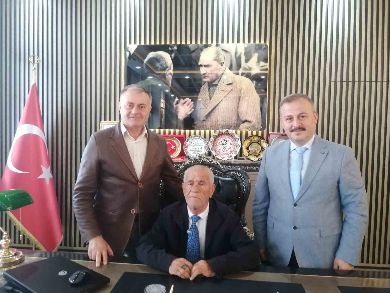 KAYMAKAMLIK KOLTUĞUNA OTURAN BAYRAM ÖZATALAY HAYALİNİ GERÇEKLEŞTİRMENİN MUTLULUĞUNU YAŞADIĞINI SÖYLEDİ.