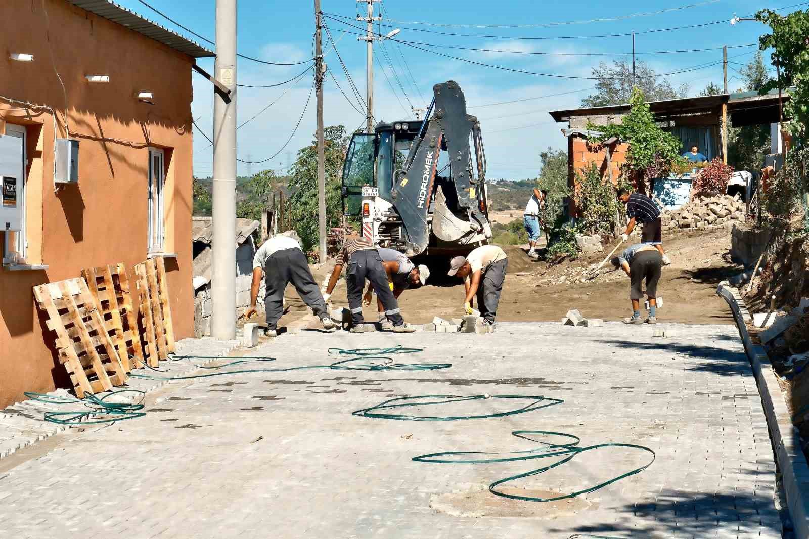 KARABİGA BELEDİYE BAŞKANI AHMET ELBİ, KARABİGA BELDESİNDE KÖY VE MAHALLE MUHTARLARIYLA BİR ARAYA GELDİĞİ TOPLANTIDA, KARABİGA'YA 7 YILDA YAPILAN YATIRIMLARI VE DEVAM EDEN ÇALIŞMALARI ANLATTI. (ARŞİV FOTO)