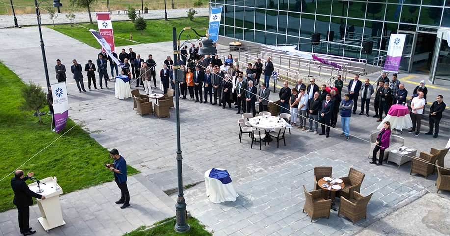 ERZURUM TEKNİK ÜNİVERSİTESİ’NİN (ETÜ) YÜKSEKÖĞRETİM KALİTE KURULU (YÖKAK) TARAFINDAN 5 YIL SÜREYLE TAM AKREDİTE EDİLMESİ DOLAYISIYLA KUTLAMA PROGRAMI DÜZENLENDİ.