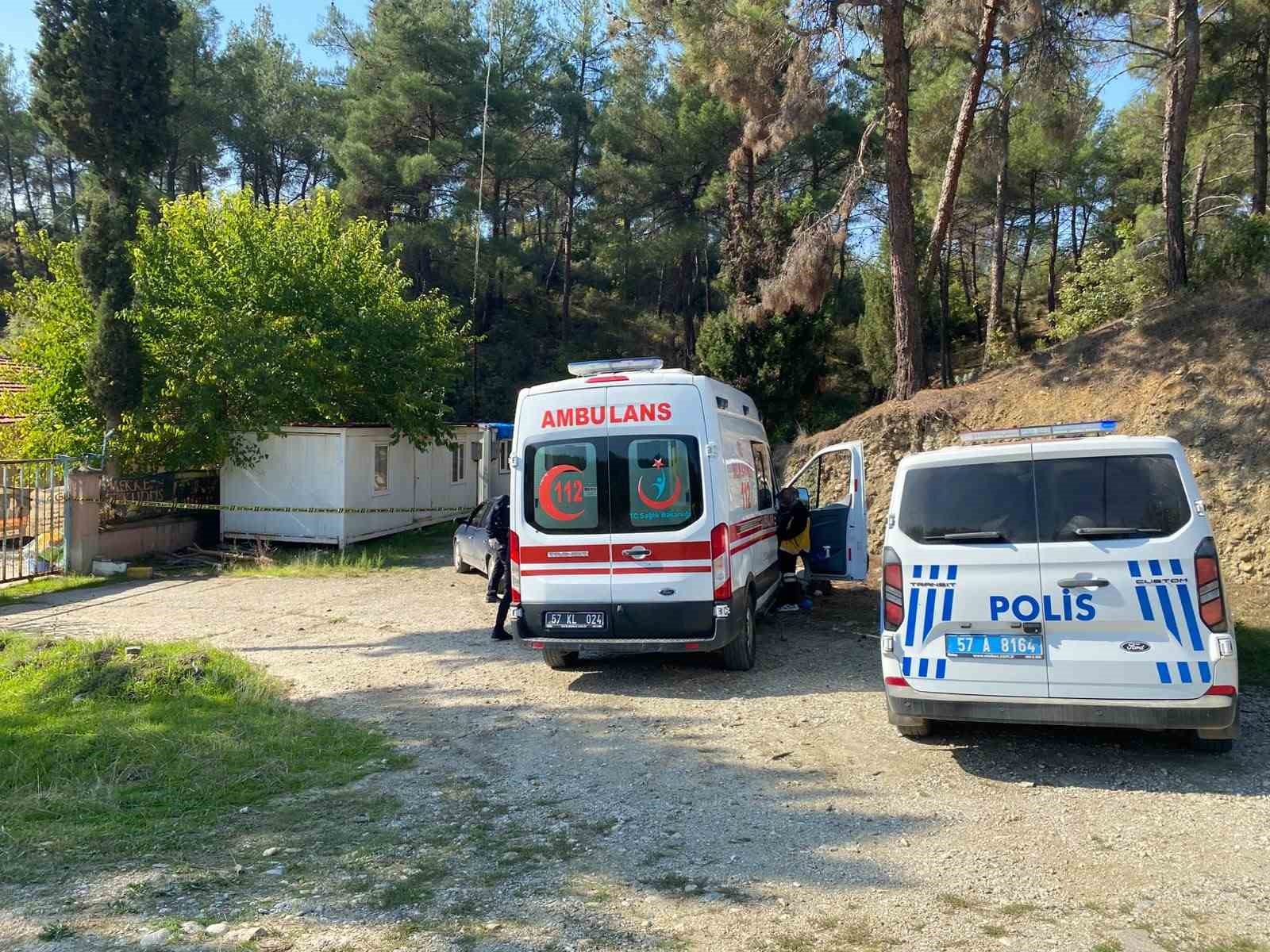 SİNOP’UN BOYABAT İLÇESİNDE BİR KİŞİ, YAŞADIĞI KONTEYNERDE ÖLÜ BULUNDU.