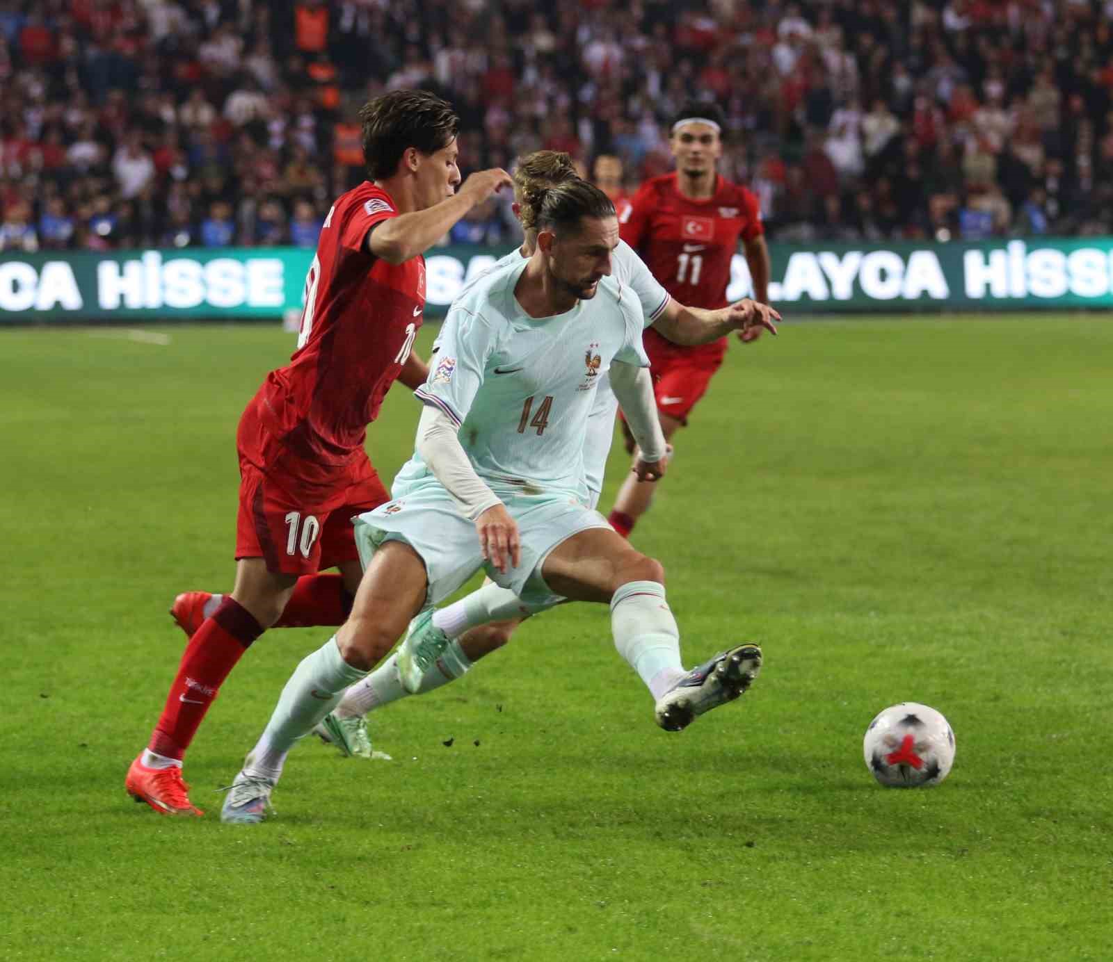 TÜRKİYE A MİLLİ FUTBOL TAKIMI, UEFA ULUSLAR A LİGİ 1. GRUP İLK MAÇINDA KOCAELİ'NDE FRANSA'YA 1-0 MAĞLUP OLDU.
