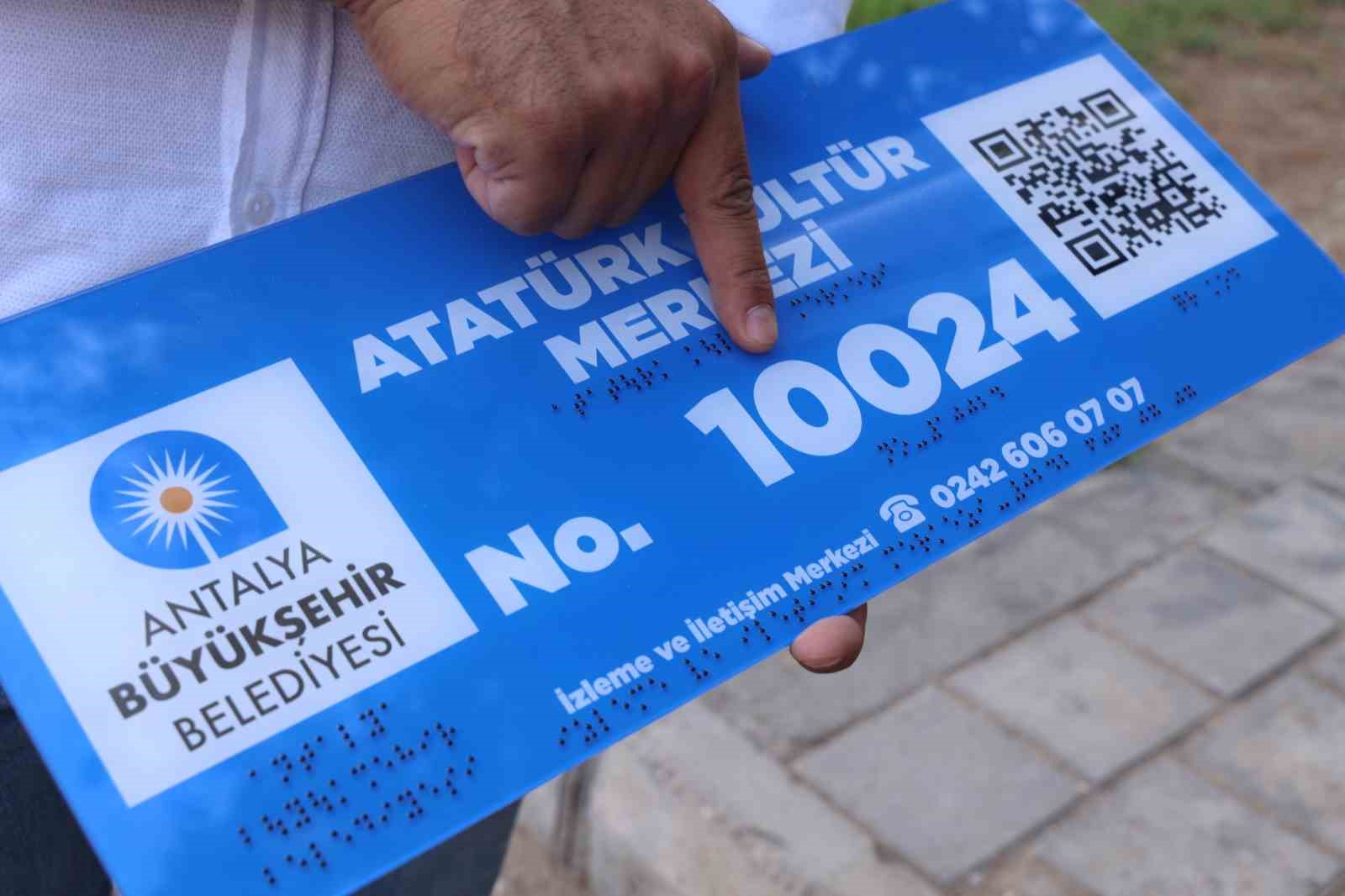 OTOBÜS DURAKLARINDAKİ QR KODLU LEVHALAR SAYESİNDE GÖRME ENGELLİ VATANDAŞLAR KONUM, DURAK VE OTOBÜS GÜZERGÂH BİLGİLERİNE ANINDA ULAŞABİLECEK.