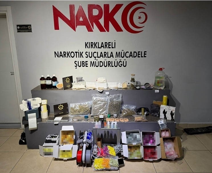 KARGOYLA UYUŞTURUCU TİCARETİNE BÜYÜK DARBE: 8 ŞÜPHELİ TUTUKLANDI