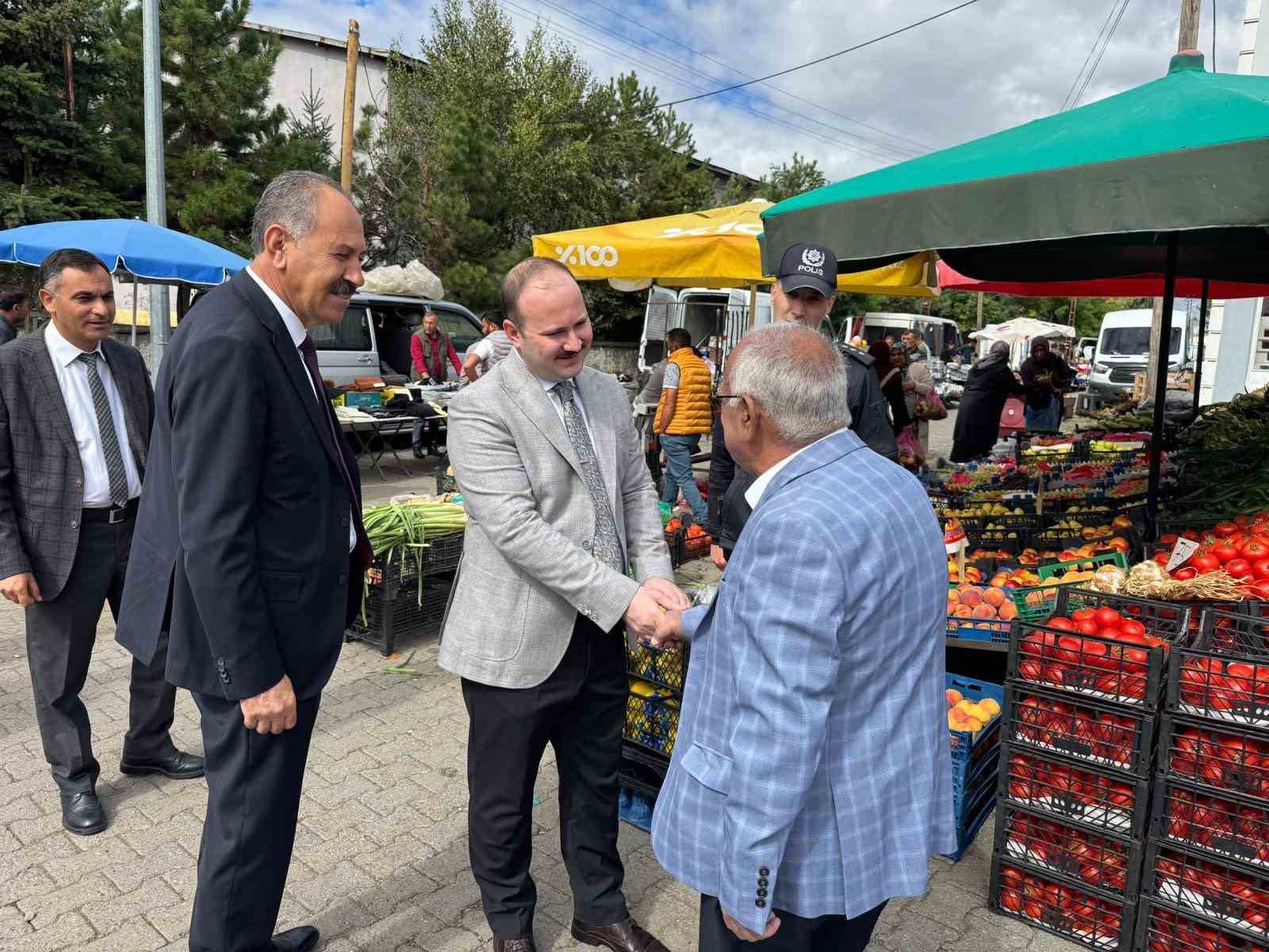 ARPAÇAY’DA KAYMAKAM GÜVENÇ VE BAŞKAN ELMA’DAN PAZAR ZİYARETİ(KARS-İHA)
