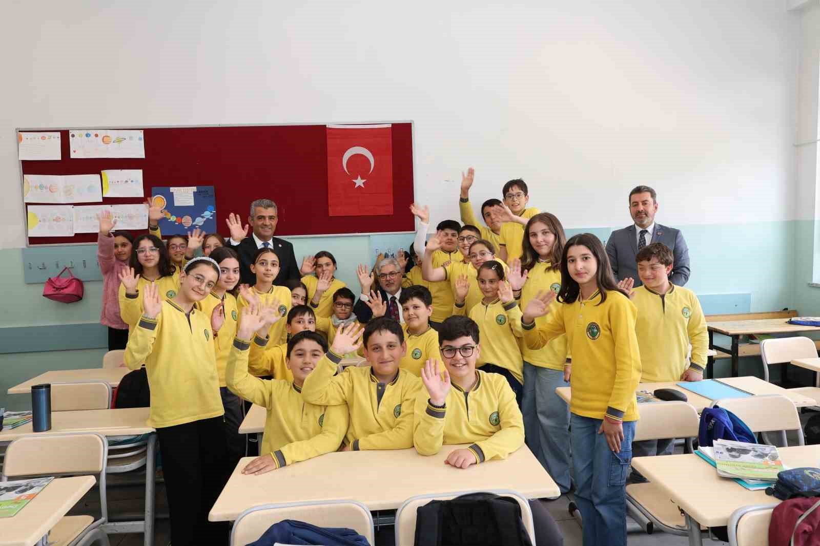 TÜİK VERİLERİNE GÖRE ERZURUM’DA MUHTEMEL EĞİTİM SÜRESİNDE KADINLAR, 2025 YILINDA ERKEKLERİ 0,07 YIL FARKLA GERİDE BIRAKTI.