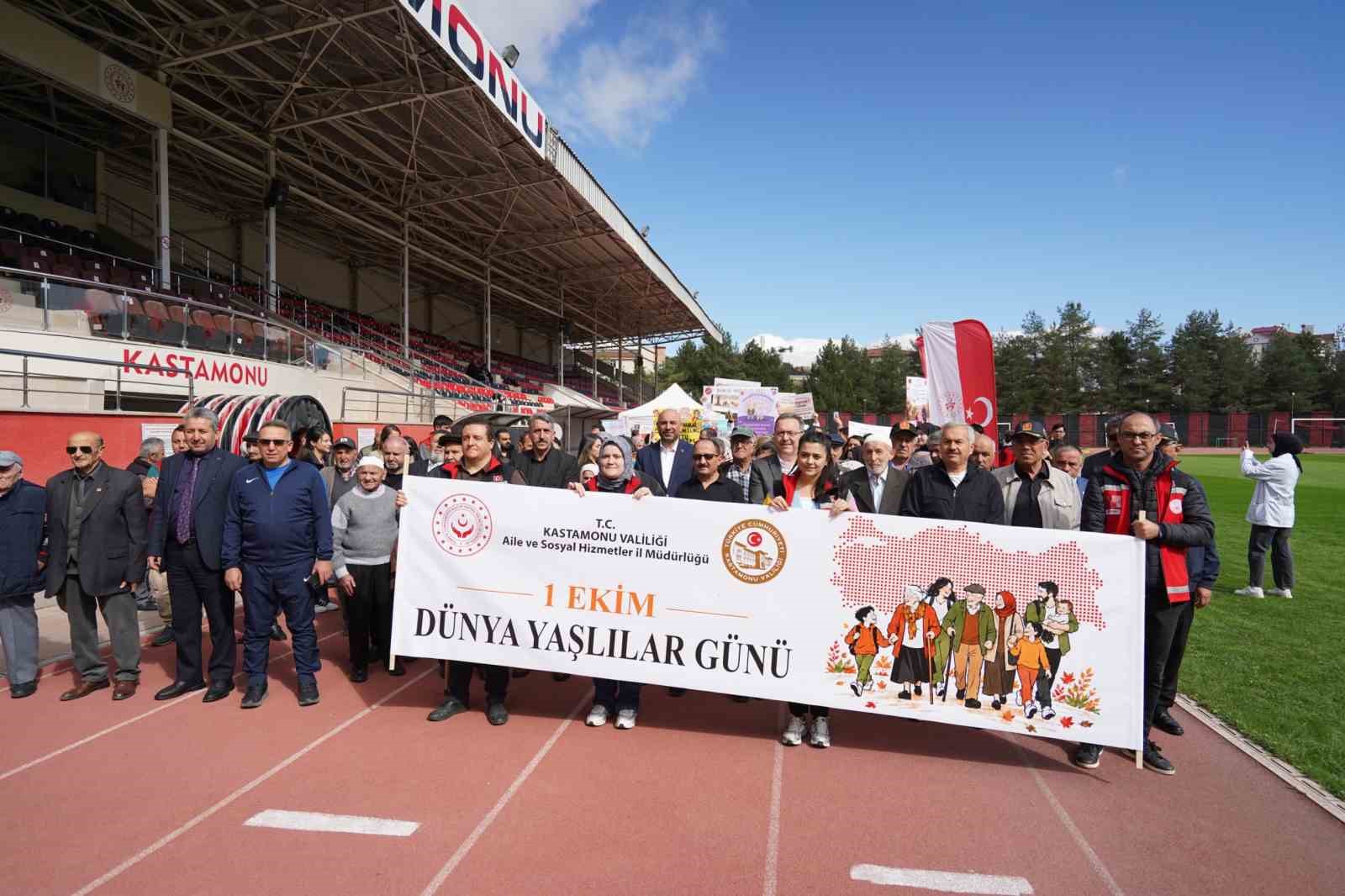 KASTAMONU'DA "1 EKİM DÜNYA YAŞLILAR GÜNÜ" DOLAYISIYLA FARKINDALIK YÜRÜYÜŞÜ GERÇEKLEŞTİRİLDİ.