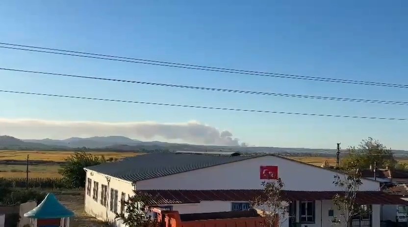 YUNANİSTAN’DA Kİ  YANGIN, MERİÇ’TEN GÖRÜLÜYOR