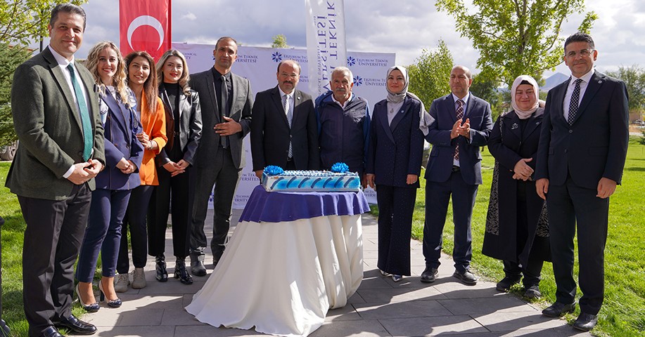 ERZURUM TEKNİK ÜNİVERSİTESİ’NİN (ETÜ) YÜKSEKÖĞRETİM KALİTE KURULU (YÖKAK) TARAFINDAN 5 YIL SÜREYLE TAM AKREDİTE EDİLMESİ DOLAYISIYLA KUTLAMA PROGRAMI DÜZENLENDİ.