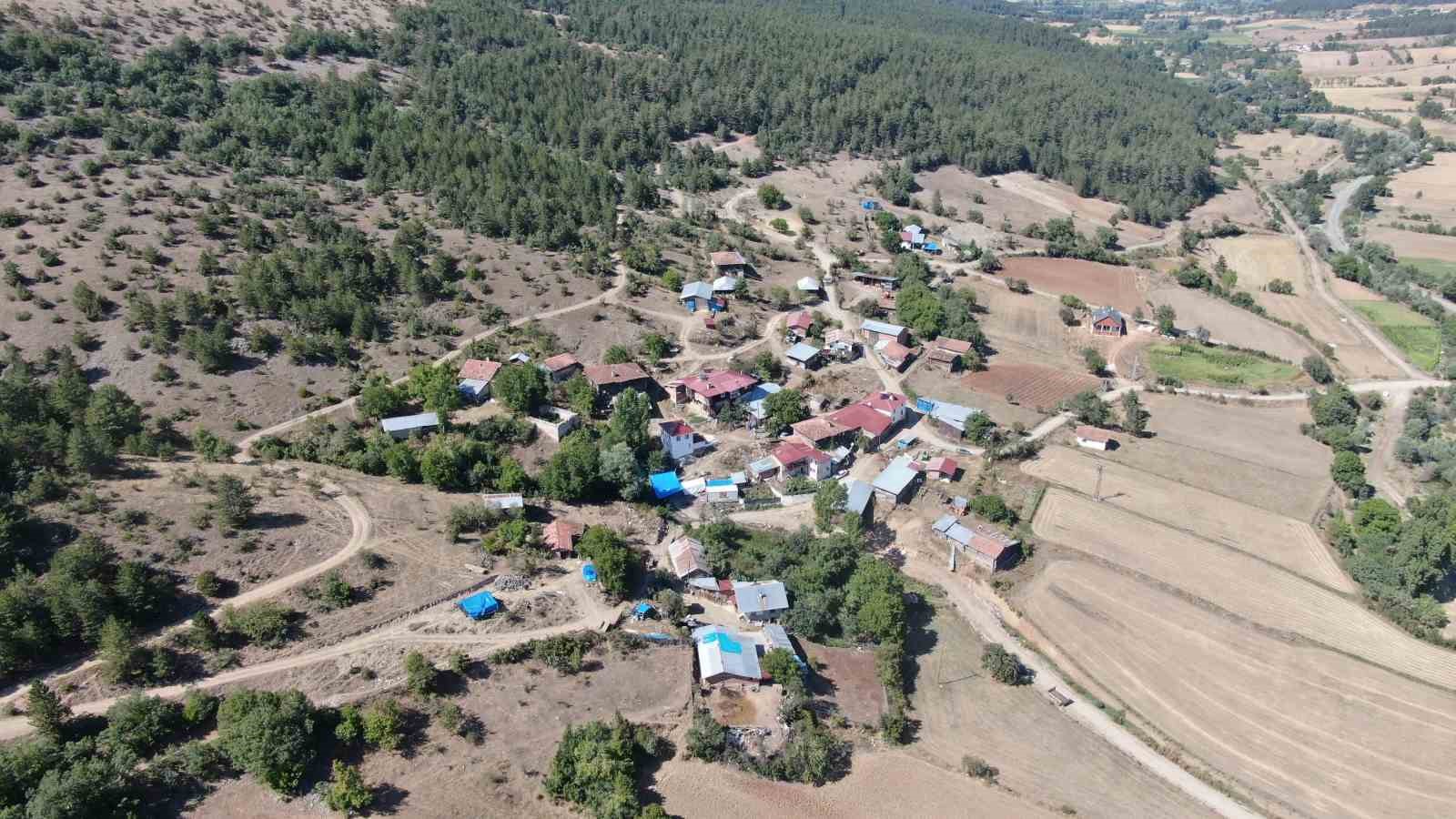 SÖNMEZ AİLESİ, TEK GÖZLÜ ODADA 1,5 YILDIR ZOR ŞARTLARDA YAŞAM MÜCADELESİ VERİYOR.