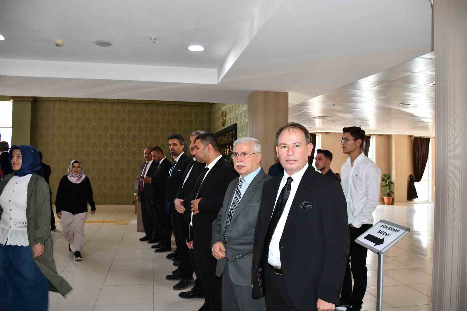 VEZİRKÖPRÜ TİCARET VE SANAYİ ODASI (TSO) MESLEK KOMİTE SEÇİMLERİ TAMAMLANDI. ÜÇ ADAYIN YARIŞTIĞI SEÇİMLERDE DURSUN ATAK’IN SARI LİSTESİ 3 MESLEK GRUBUNDA BİRİNCİ OLDU.