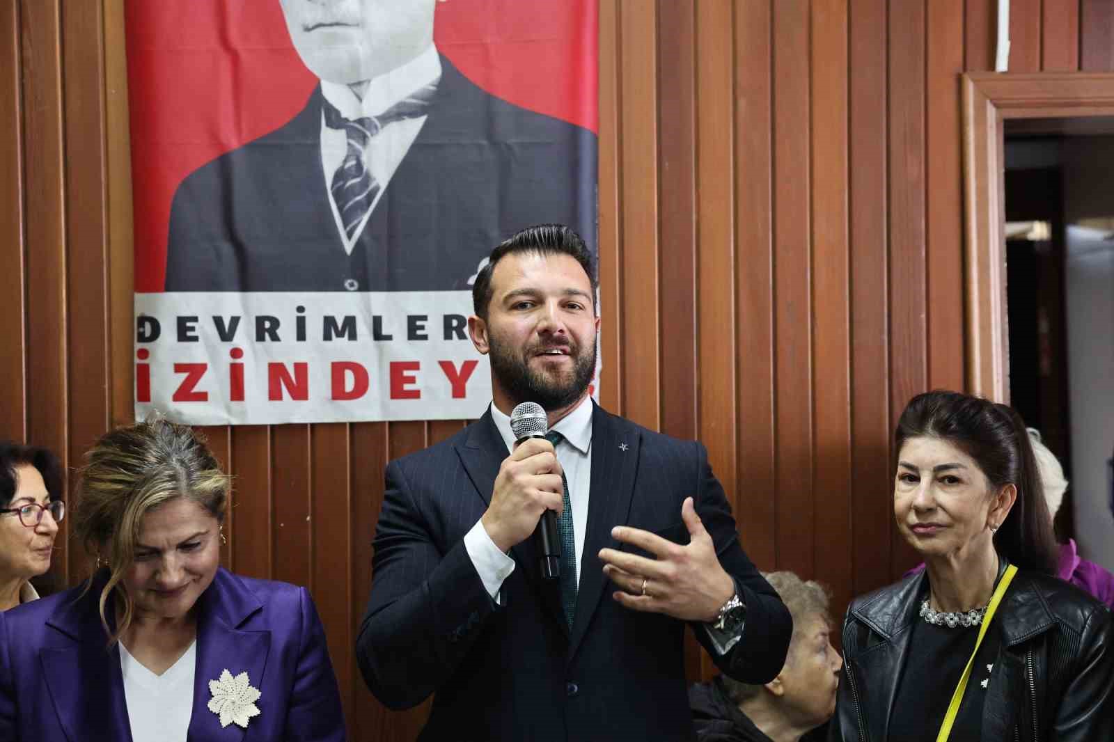 NİLÜFER KENT KONSEYİ KADIN MECLİSİ, 2026-2027 ÇALIŞMA DÖNEMİNİN AÇILIŞINI GENİŞ BİR KATILIMLA GERÇEKLEŞTİRDİ. YENİ DÖNEMDE MAHALLE BULUŞMALARINDAN AFET KİTLERİNE, ÜNİVERSİTE İŞ BİRLİKLERİNDEN ŞEHİRLER ARASI DAYANIŞMA KÖPRÜLERİNE KADAR UZANAN ÇOK SAYIDA SAHA PROJESİ HAYATA GEÇİRİLECEK.