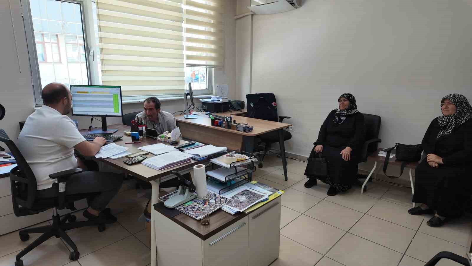 KAYSERİ BÜYÜKŞEHİR BELEDİYESİ’NİN KOCASİNAN İLÇESİ ALSANCAK MAHALLESİ’NDE HAYATA GEÇİRDİĞİ KENTSEL DÖNÜŞÜM PROJESİNDE ÇALIŞMALAR HIZ KESMEDEN SÜRÜYOR. 450 MİLYON TL YATIRIM BEDELİYLE YÜRÜTÜLEN PROJENİN BİRİNCİ ETABINDA İNŞAAT YÜZDE 60 SEVİYESİNE ULAŞIRKEN, İKİNCİ ETAPTA YIKIM ÇALIŞMALARINA VE UZLAŞMA GÖRÜŞMELERİNE BAŞLANDI.