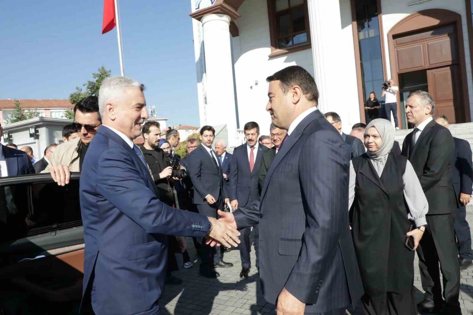 TİCARET BAKANI PROF. DR. ÖMER BOLAT, KÜTAHYA VALİSİ MUSA IŞIN’I MAKAMINDA ZİYARET ETTİ.