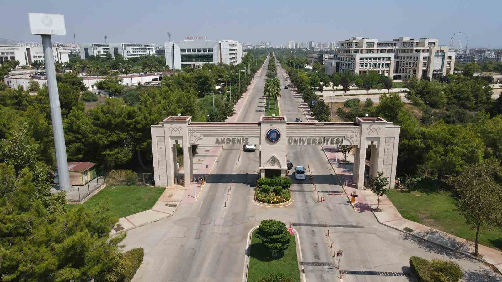 AKDENİZ ÜNİVERSİTESİ TARAFINDAN ÇEVRE ALANINDAKİ ÇALIŞMALARI DESTEKLEMEK VE ÇEVRE BİLİNCİNİN GELİŞTİRİLMESİNE KATKI SAĞLAMAK AMACIYLA DÜZENLENEN AKDENİZ ÜNİVERSİTESİ ÇEVRE HİZMET ÖDÜLLERİ-2025’İN SONUÇLARI AÇIKLANDI.