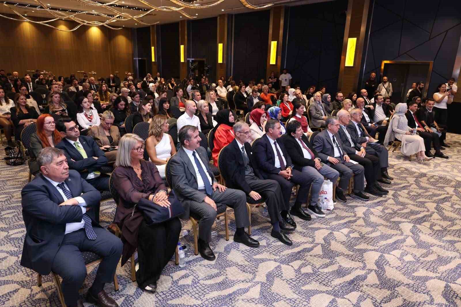 KARABÜK ÜNİVERSİTESİNİN SAFRANBOLU TİCARET VE SANAYİ ODASI İŞ BİRLİĞİNDE HAZIRLADIĞI "OTİZM DOSTU RESTORAN REHBERİ" PROJESİ, TÜRKİYE GENELİNDE 350 İŞLETMEDE UYGULANMAYA BAŞLADI.