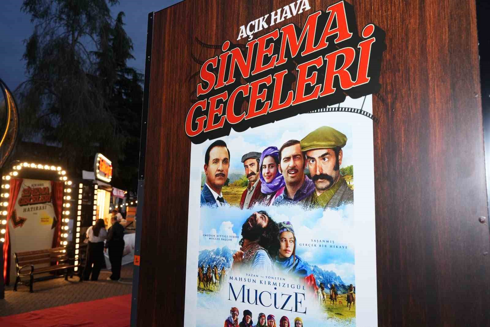 MUCİZE FİLMİNİN 17 İLÇEDE VATANDAŞLARLA BULUŞTURULACAĞI PROGRAM TERME, SALIPAZARI, CANİK, AYVACIK VE LADİK İLÇELERİNDE START ALDI.