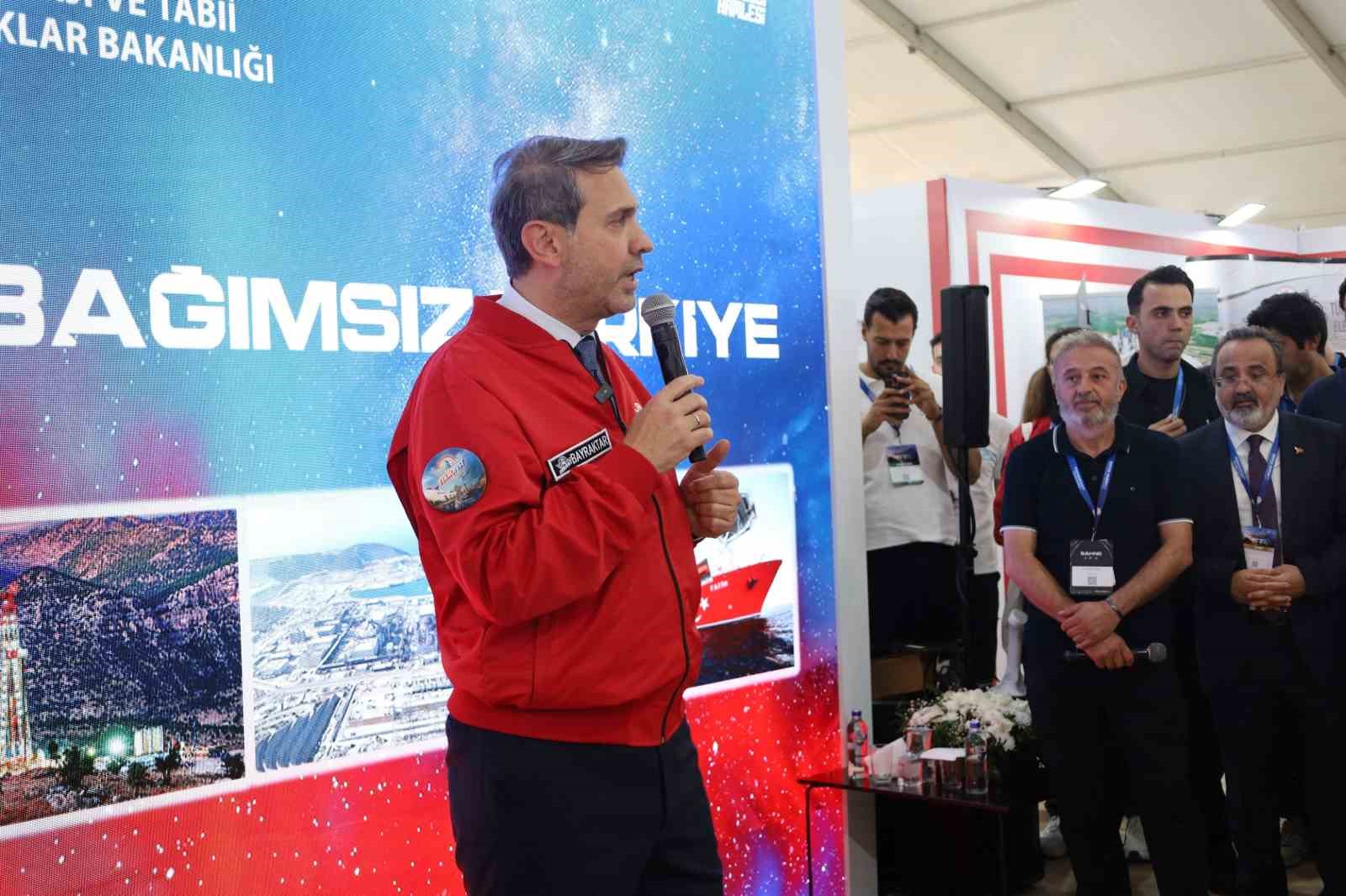 ENERJİ VE TABİİ KAYNAKLAR BAKANI ALPARSLAN BAYRAKTAR ŞANLIURFA'DA GERÇEKLEŞTİRİLEN TEKNOFEST GÜNEYDOĞU'DA YAPTIĞI AÇIKLAMADA NÜKLEER ENERJİ SANTRALLERİYLE İLGİLİ ÖNEMLİ BİLGİLER PAYLAŞTI