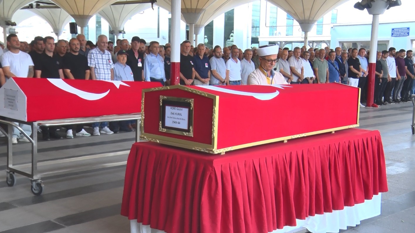 ANKARA'DAKİ SON KORE GAZİLERİNDEN 101 YAŞINDAKİ ZEKİ KURAL, ASKERİ TÖRENLE SON YOLCULUĞUNA UĞURLANDI.