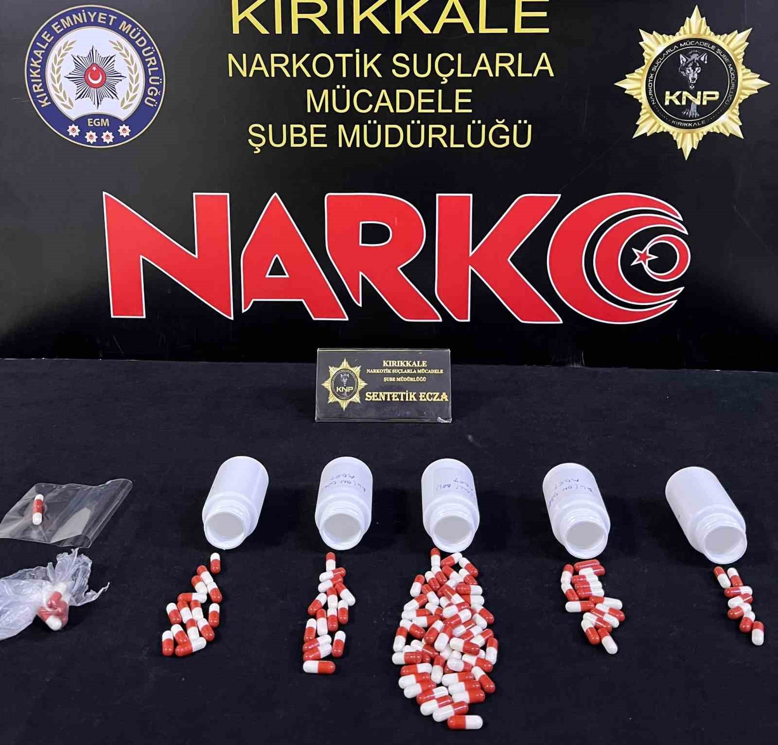 ELE GEÇİRİLEN UYUŞTURUCU HAPLAR