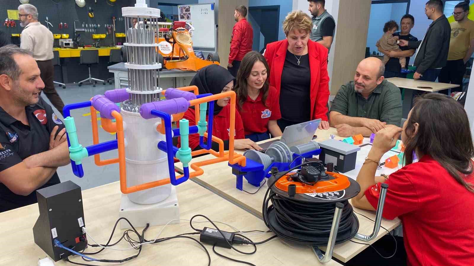 TÜRKİYE’NİN EN BÜYÜK BİLİM VE TEKNOLOJİ ORGANİZASYONLARINDAN TEKNOFEST’TE SİNOP ÜNİVERSİTESİ, NÜKLEER ENERJİ TEKNOLOJİLERİ ALANINDA GELİŞTİRDİĞİ PROJELERLE ÖNEMLİ BAŞARILARA İMZA ATTI.