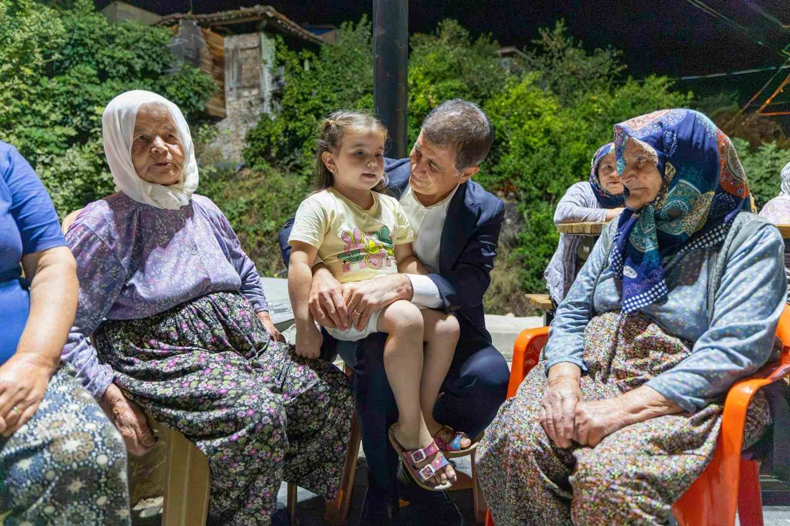 İZMİR BÜYÜKŞEHİR BELEDİYE BAŞKANI DR. CEMİL TUGAY, BEYDAĞ’IN ERİKLİ MAHALLESİ SAKİNLERİNE AKŞAM ZİYARETİ GERÇEKLEŞTİRDİ.