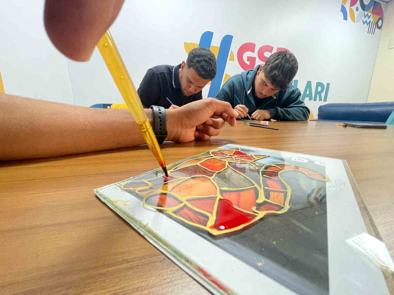 MUĞLA ERKEK ÖĞRENCİ YURDUNDA GENÇLERE YÖNELİK SOSYAL, SANATSAL VE SPORTİF FAALİYETLER SÜRÜYOR