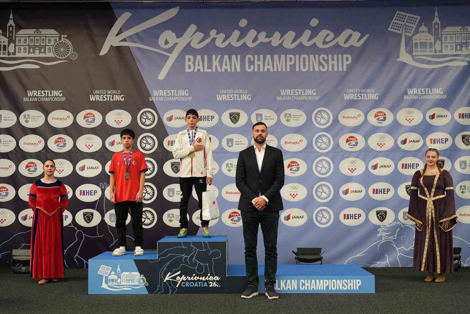 ŞAHİNBEY BELEDİYESPOR KULÜBÜ GÜREŞÇİLERİ, HIRVATİSTAN’DAKİ U17 BALKAN GÜREŞ ŞAMPİYONASI’NDA 1 ALTIN, 3 GÜMÜŞ VE 1 BRONZ OLMAK ÜZERE TOPLAM 5 MADALYA KAZANDI.