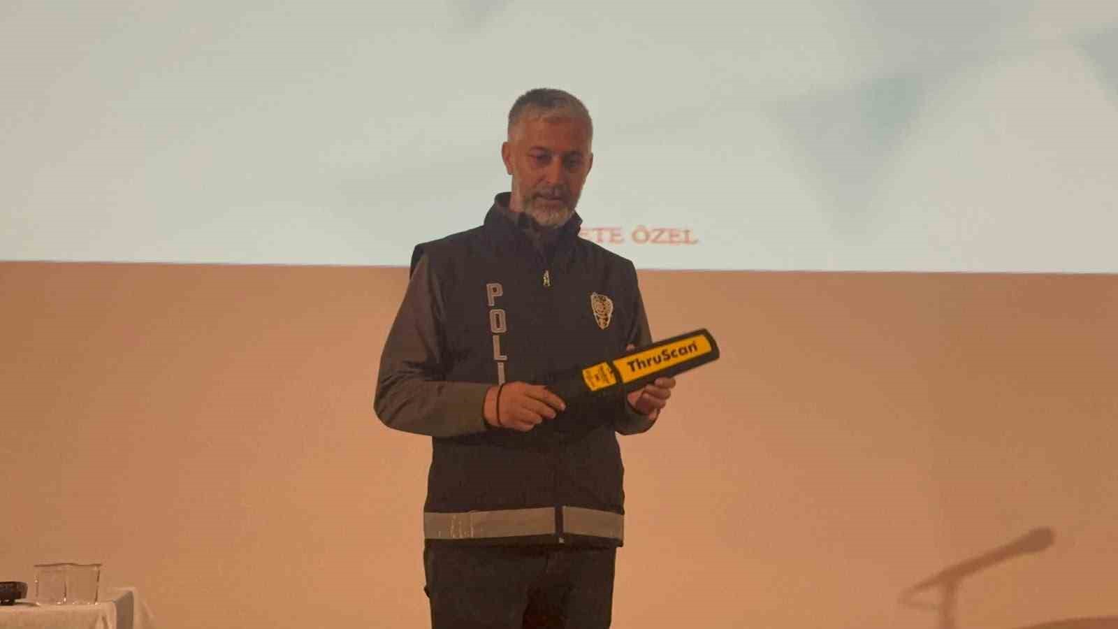 EL DEDEKTÖRÜ KULLANIMI ÖĞRETİLDİ.
