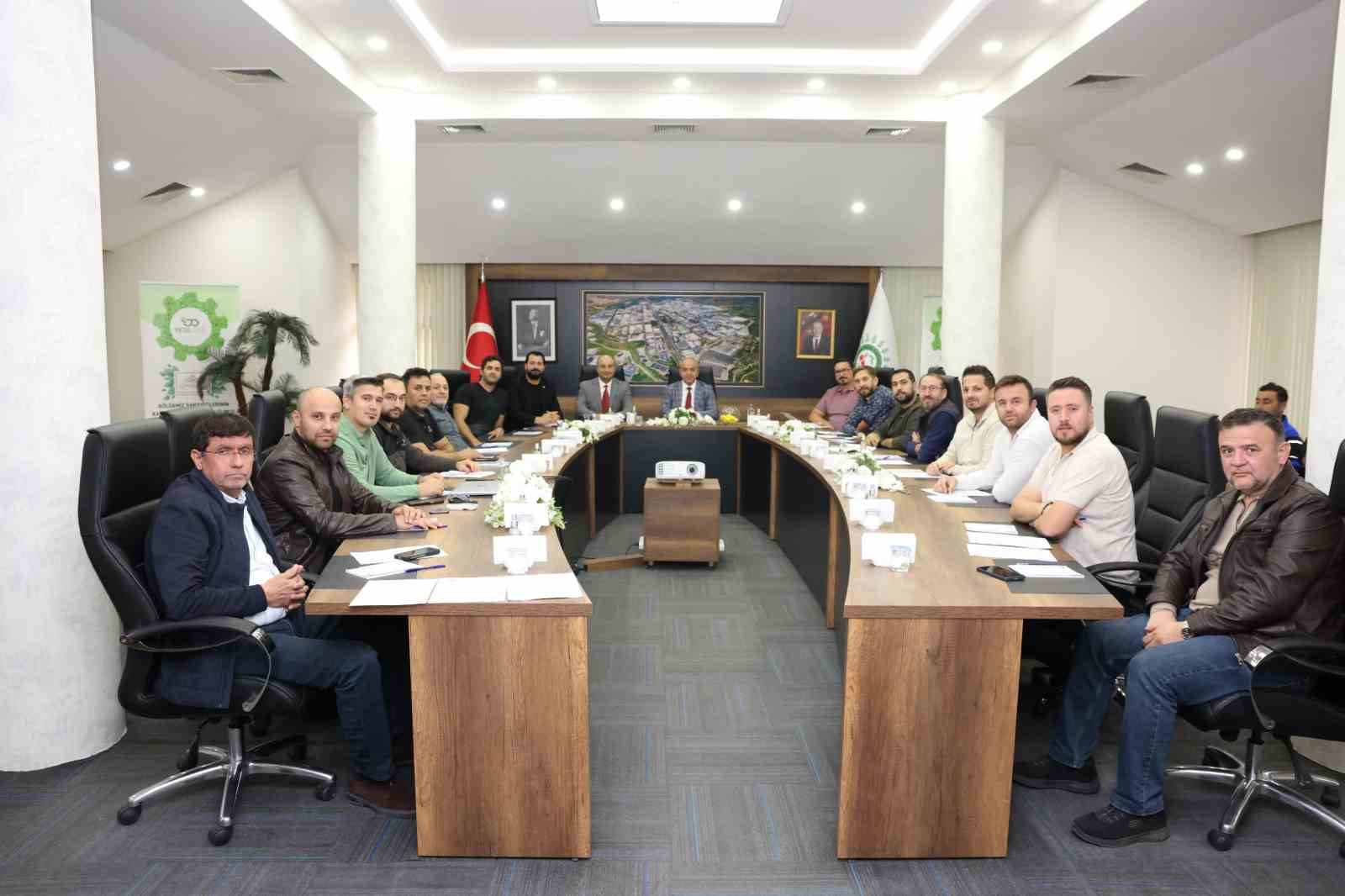 DENİZLİ ORGANİZE SANAYİ BÖLGE MÜDÜRLÜĞÜ’NCE BU YIL 22’NCİSİ DÜZENLENECEK OLAN DENİZLİ OSB SÜPER LİGİ ÖNCESİNDE TEKNİK TOPLANTI GERÇEKLEŞTİRİLDİ. 16 TAKIMIN ŞAMPİYONLUK İÇİN MÜCADELE EDECEĞİ LİG’DE KARŞILAŞMALARIN BELİRLENMESİ İÇİN KURA ÇEKİMİ YAPILDI.
