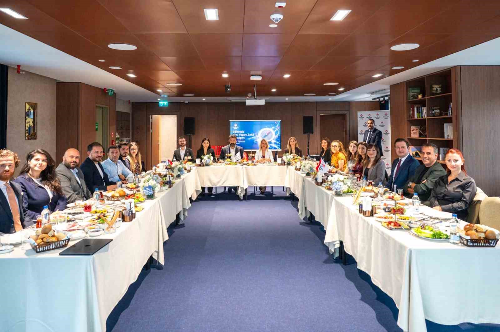 BAHÇEŞEHİR KOLEJİ, ÖĞRENCİLERİN GELİŞİM DÖNEMLERİNE GÖRE YAPAY ZEKÂ KULLANIMINI KADEMELENDİREN YENİ EĞİTİM MODELİNİ ANLATTI
