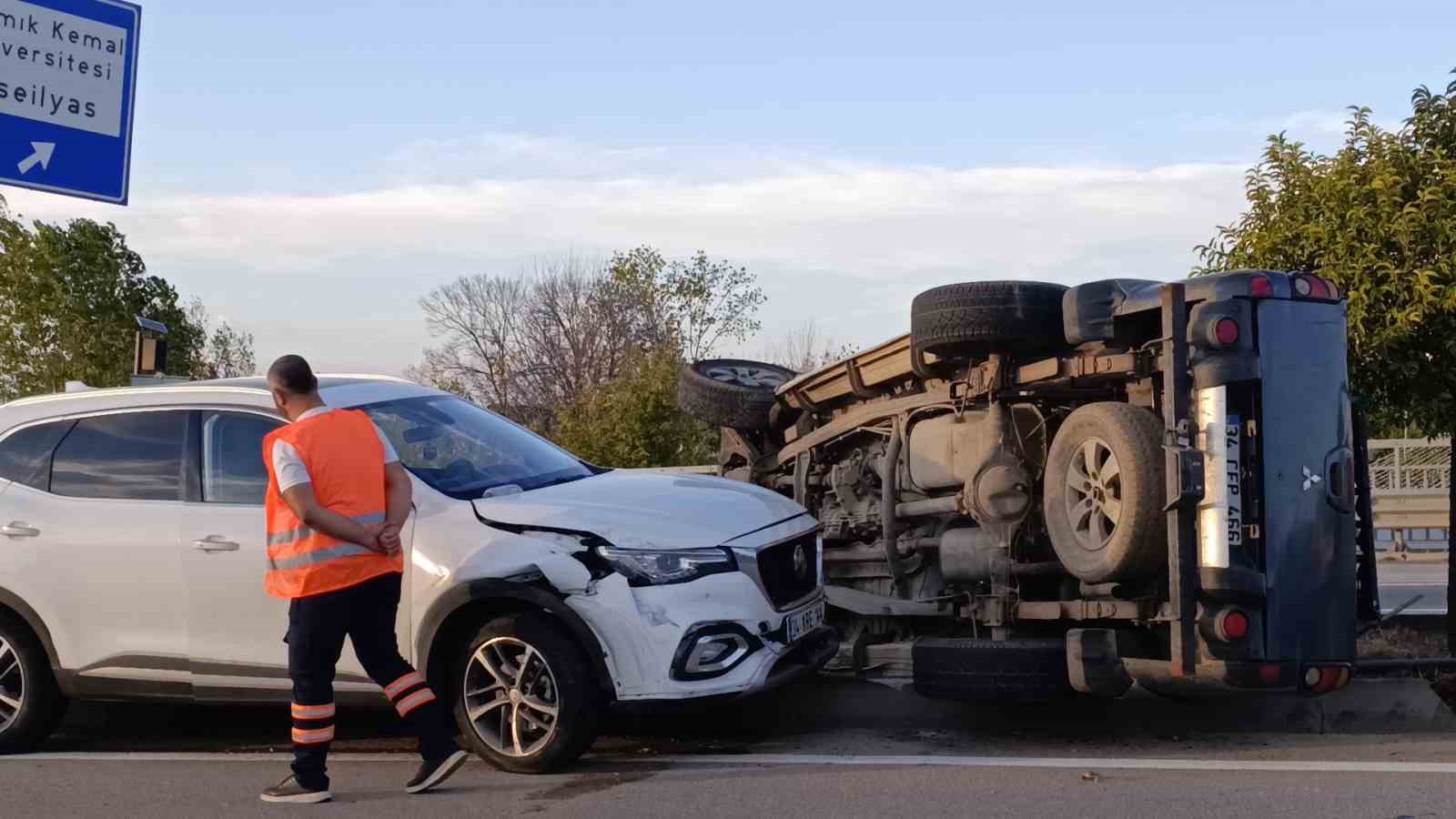 TEKİRDAĞ'DA KAÇIRILDIĞI İDDİA EDİLEN OTOMOBİL, ÖNCE YAYAYA, ARDINDAN 2 OTOMOBİLE ÇARPTI