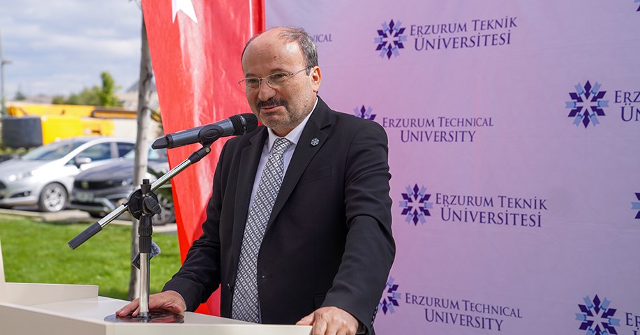 ERZURUM TEKNİK ÜNİVERSİTESİ’NİN (ETÜ) YÜKSEKÖĞRETİM KALİTE KURULU (YÖKAK) TARAFINDAN 5 YIL SÜREYLE TAM AKREDİTE EDİLMESİ DOLAYISIYLA KUTLAMA PROGRAMI DÜZENLENDİ.