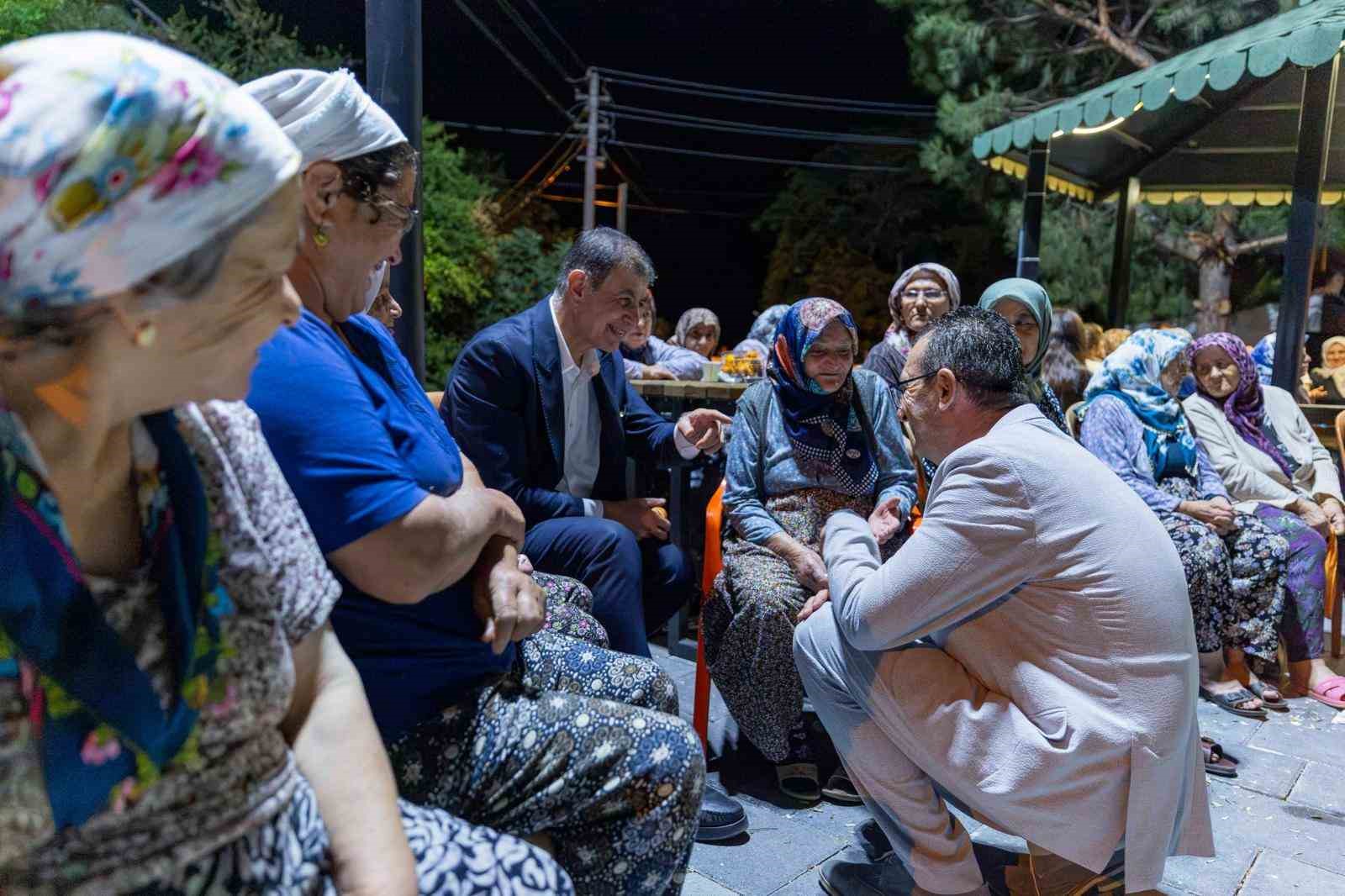 İZMİR BÜYÜKŞEHİR BELEDİYE BAŞKANI DR. CEMİL TUGAY, BEYDAĞ’IN ERİKLİ MAHALLESİ SAKİNLERİNE AKŞAM ZİYARETİ GERÇEKLEŞTİRDİ.